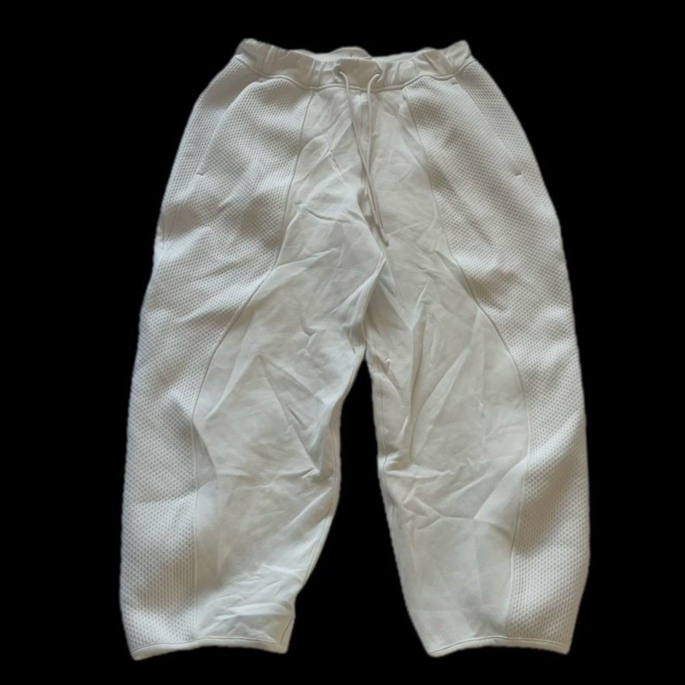 Lululemon M white Ivory Cropped Pants Stretch drawstring pockets